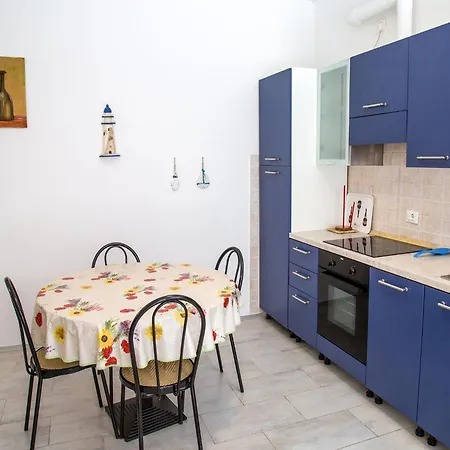 Apartment Comfy With Balcony *