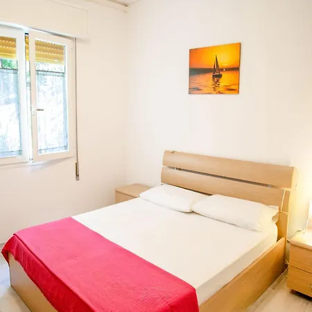 Comfy With Balcony Apartment