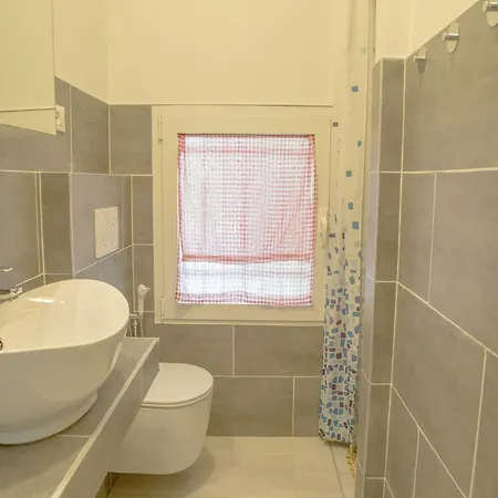 Comfy With Balcony 아파트