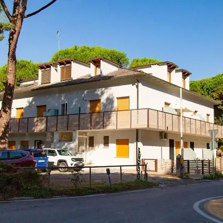 Comfy With Balcony Apartment Eraclea Mare