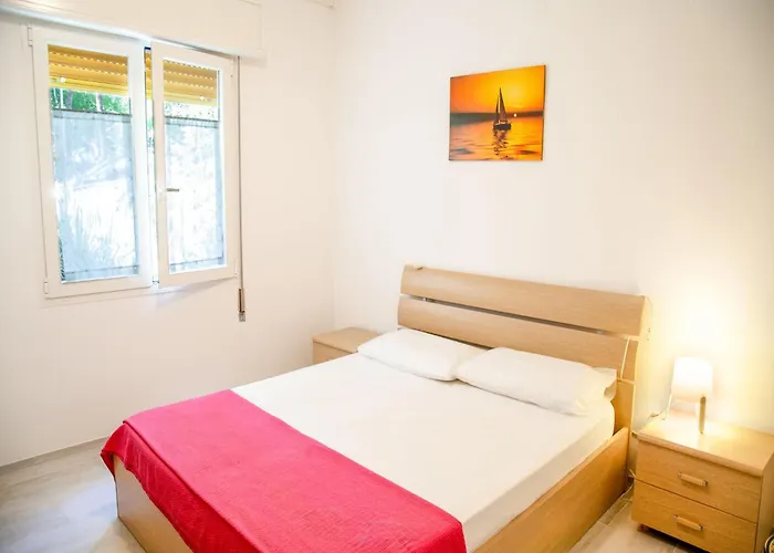 Comfy With Balcony 아파트