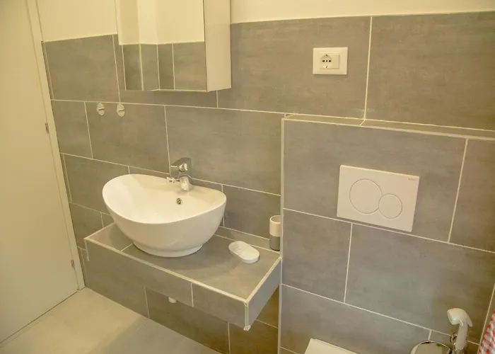 아파트 Comfy With Balcony *